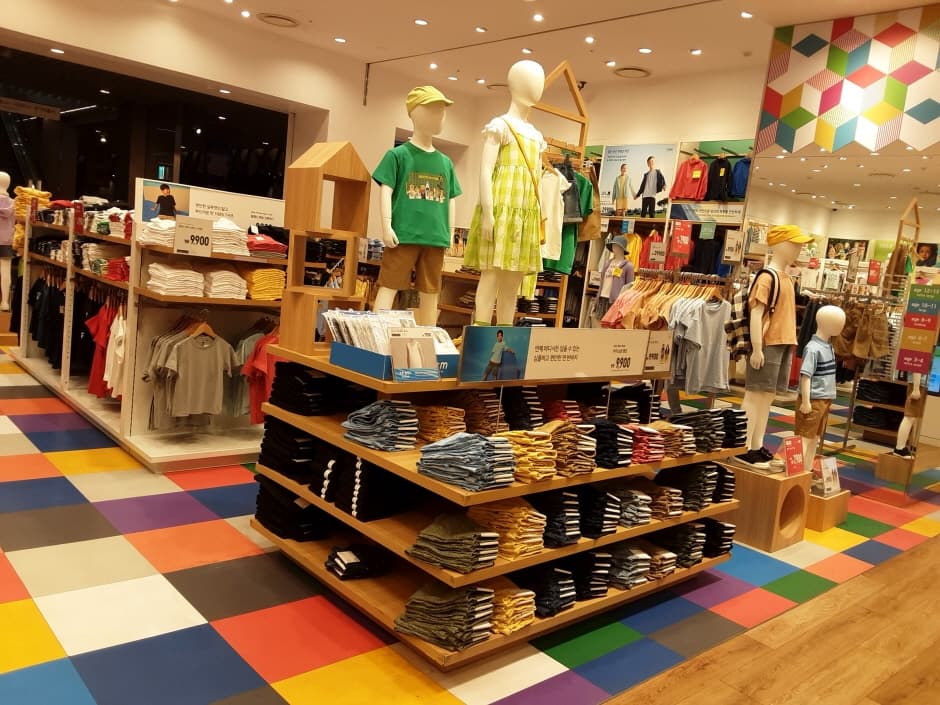 Uniqlo - Lotte Jamsil Branch [Tax Refund Shop] (유니클로 롯데잠실)