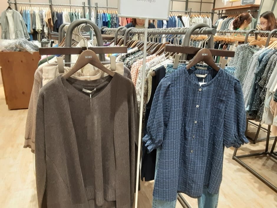 BCBG [Tax Refund Shop] (BCBG)