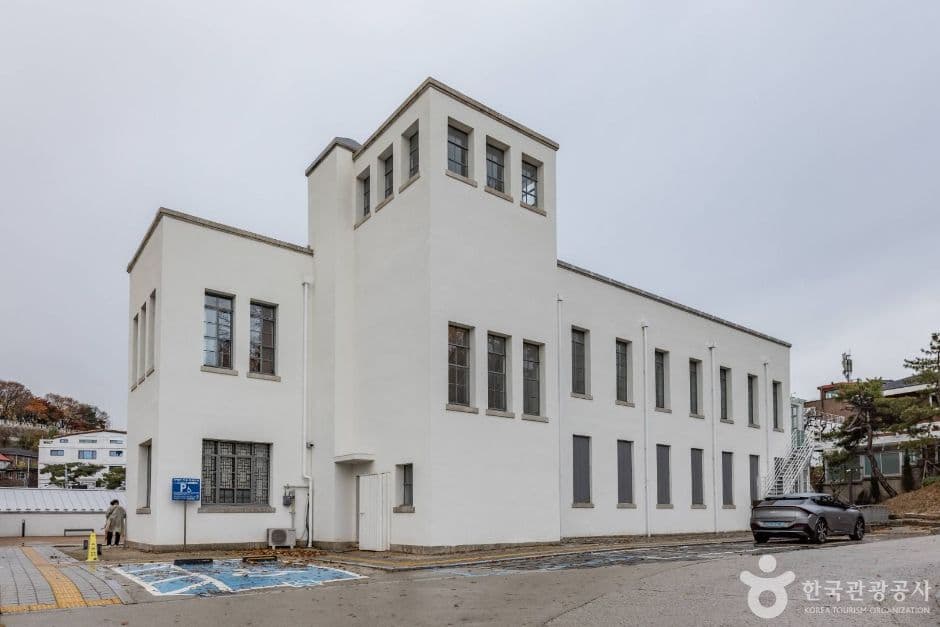 Kansong Art Museum (간송미술관(서울 보화각))