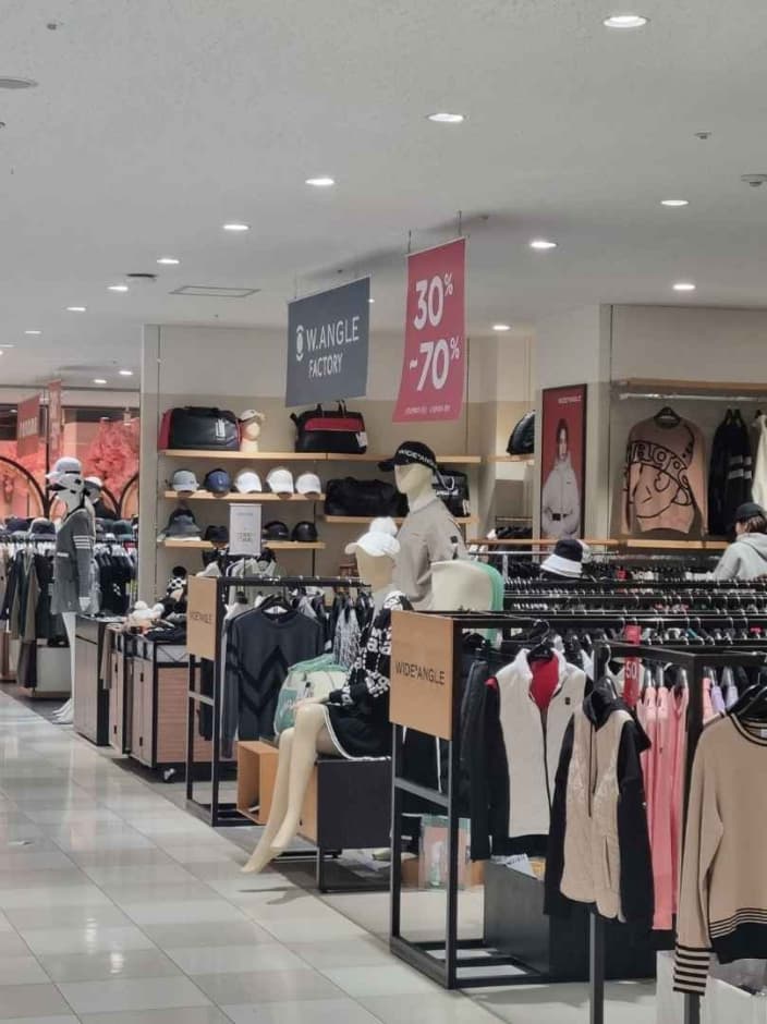 W.ANGLE - Lotte Factory Gasan Branch [Tax Refund Shop] (와이드앵글 롯데팩토리 가산)
