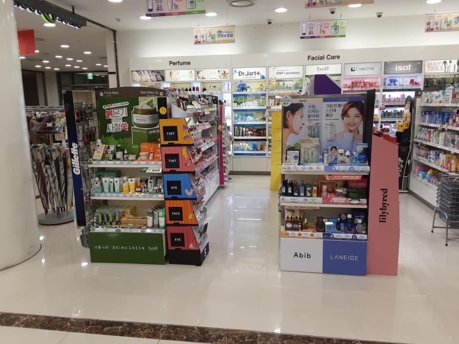 Olive Young - MODA Outlet Cheonan Branch [Tax Refund Shop] (올리브영 천안모다아울렛)