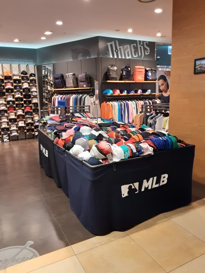 MLB - Lotte Suwan Branch [Tax Refund Shop] (MLB 롯데수완)
