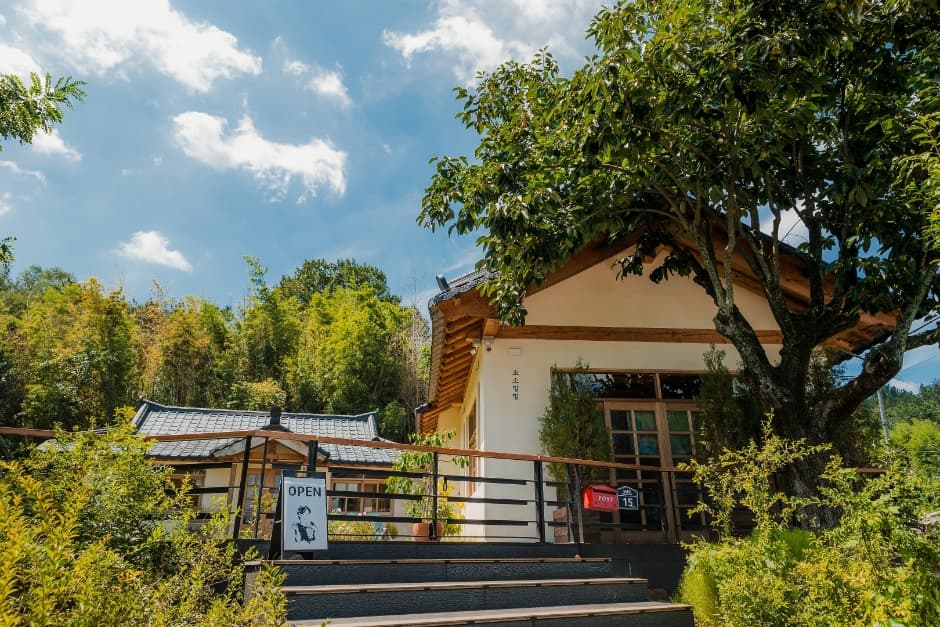 Sosomilmil Seoak Branch (소소밀밀 서악점)