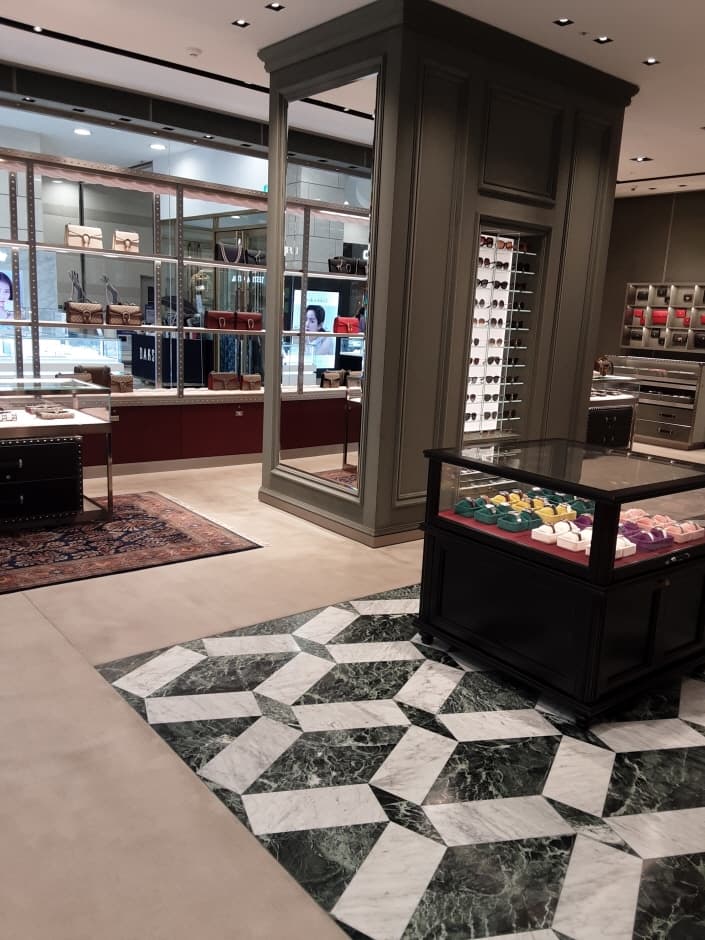 Gucci - Lotte Gwangju Branch [Tax Refund Shop] (구찌 롯데 광주점)