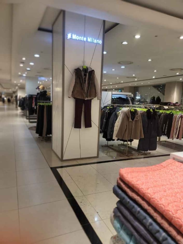 Monte Milano [Tax Refund Shop] (몬테밀라노)