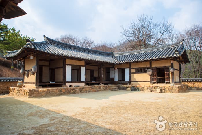 Munui Cultural Properties Site (문의문화재단지)