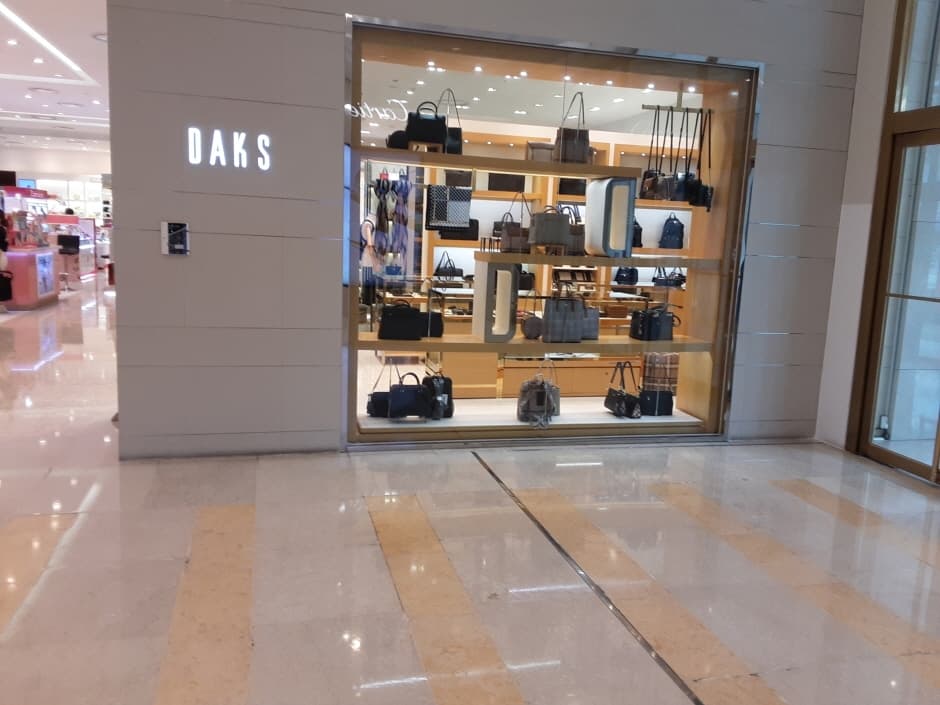 Daks - Lotte Changwon Branch [Tax Refund Shop] (닥스 롯데창원)