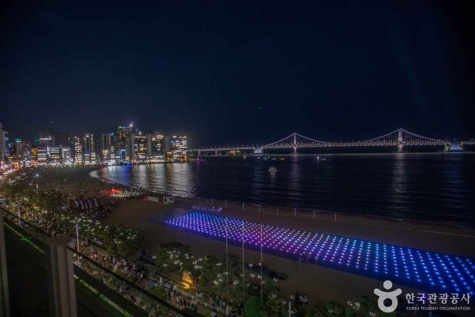Gwangalli Beach (광안리해수욕장)