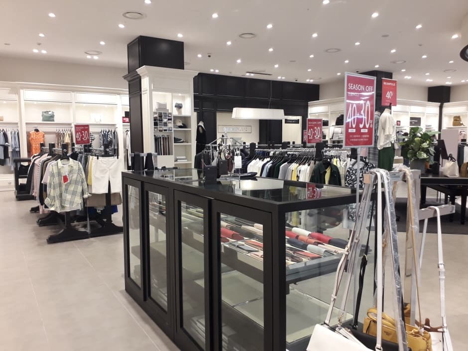 Beanpole - Lotte Mall Gunsan Branch [Tax Refund Shop] (빈폴 롯데몰 군산점)