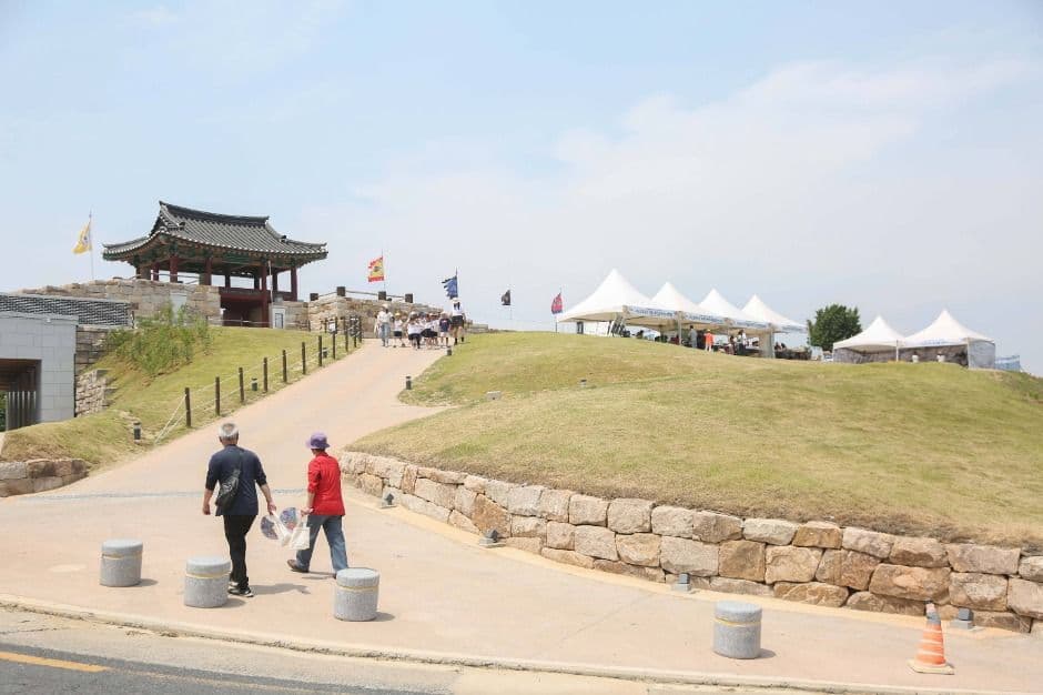 Hansan Ramie Fabric Cultural Festival (한산모시문화제)