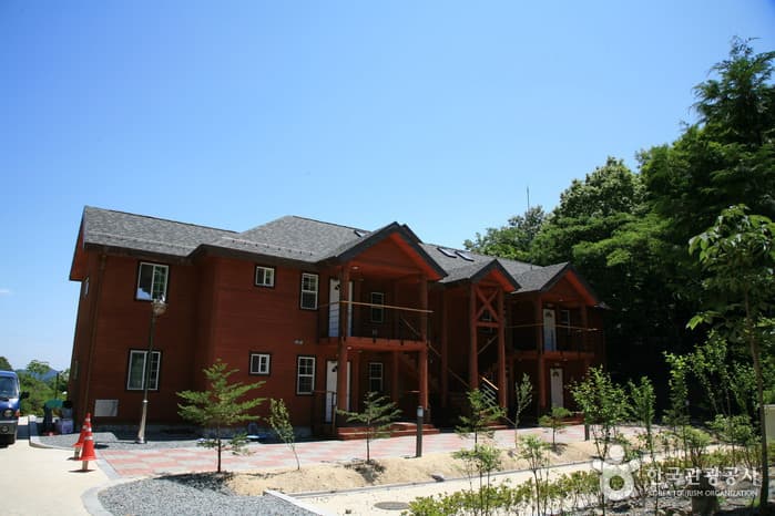 Hoemunsan National Recreational Forest (국립 회문산자연휴양림)