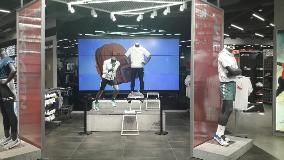 EW New Balance - Shinsegae Siheung Branch [Tax Refund Shop] (EW 뉴발란스 신세계시흥)