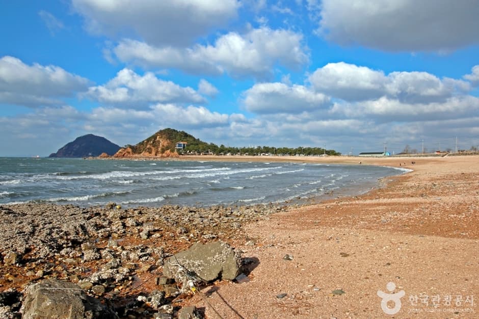Beolcheonpo Beach (벌천포해수욕장)