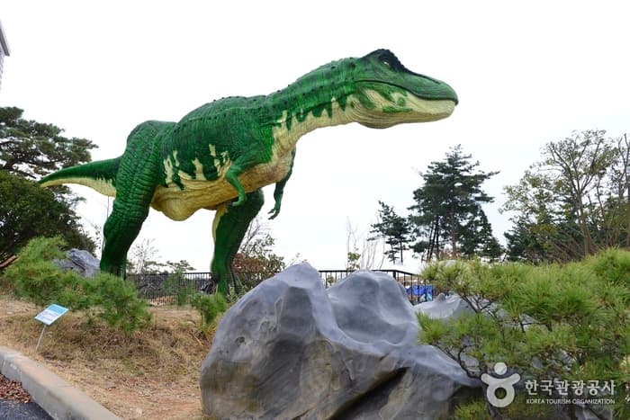 Anmyondo Jurassic Museum (안면도 쥬라기박물관)