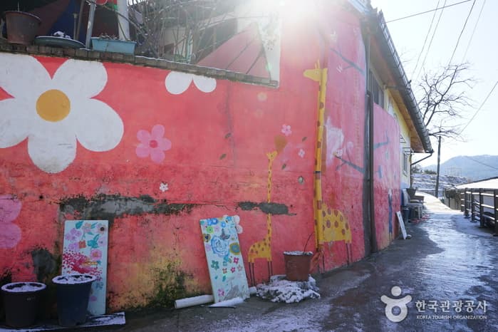 Jaman Mural Village (자만벽화마을)