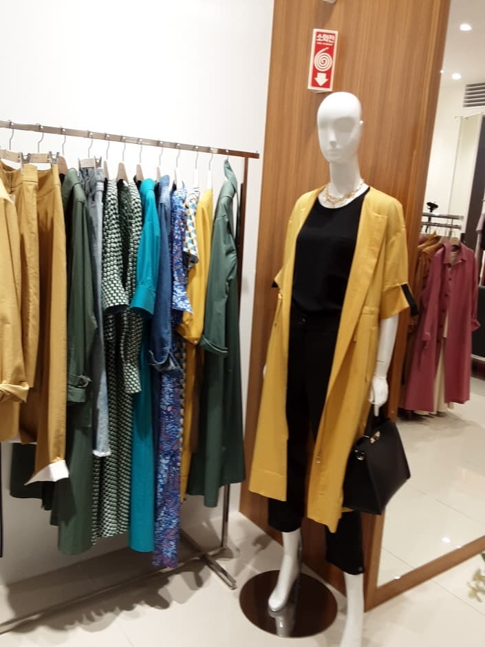 Valencia [Tax Refund Shop] (VALENCIA)