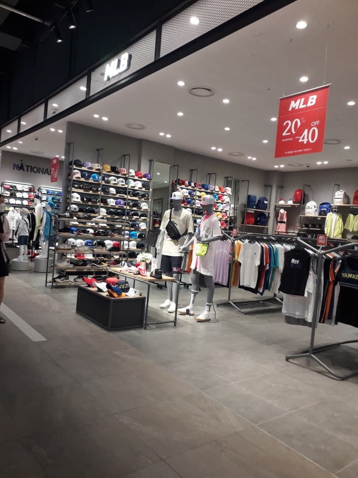 MLB - Lotte Mall Gunsan Branch [Tax Refund Shop] (MLB 롯데몰군산)