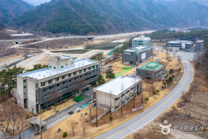 Manhae Village (만해마을)