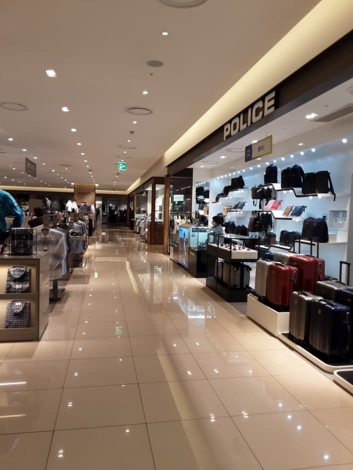 Hyundai Department Store - D-CUBE City Branch [Tax Refund Shop] (현대백화점 디큐브시티)