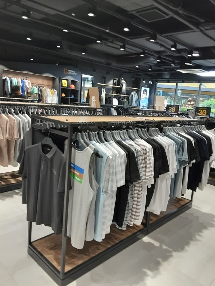 National Geographic - Shinsegae Paju Branch [Tax Refund Shop] (내셔널지오그래픽 신세계파주)