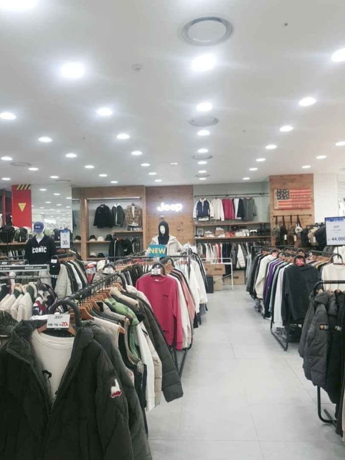 Jeep - MODA Outlet Incheon Branch [Tax Refund Shop]  (지프 모다아울렛 인천점)