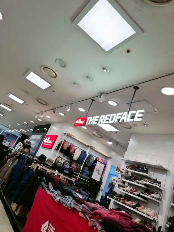 The Redface - Newcore Sanbon Branch [Tax Refund Shop] (레드페이스 뉴코아 산본점)