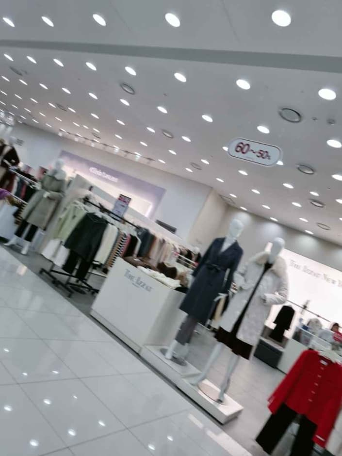 The Izzat - MODA Outlet Guri Namyangju Branch [Tax Refund Shop] (더아이잗모다아울렛구리남양주)