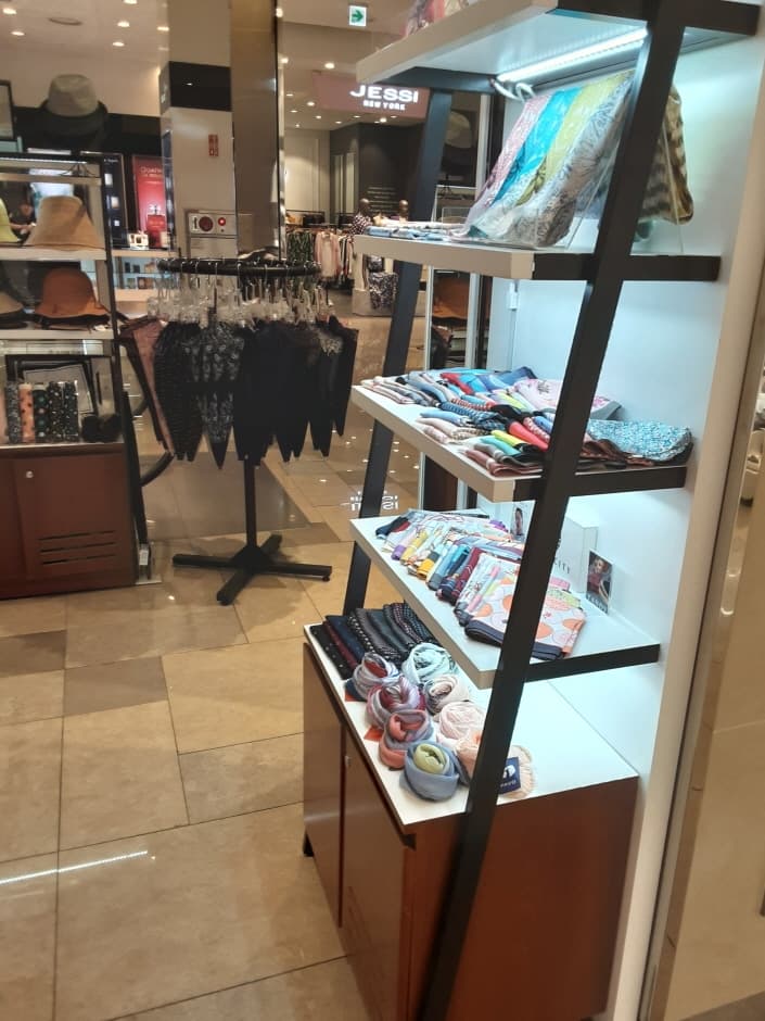 Fashion Gallery - Lotte Gwangju Suwan Branch [Tax Refund Shop] (패션갤러리 롯데 광주수완점)
