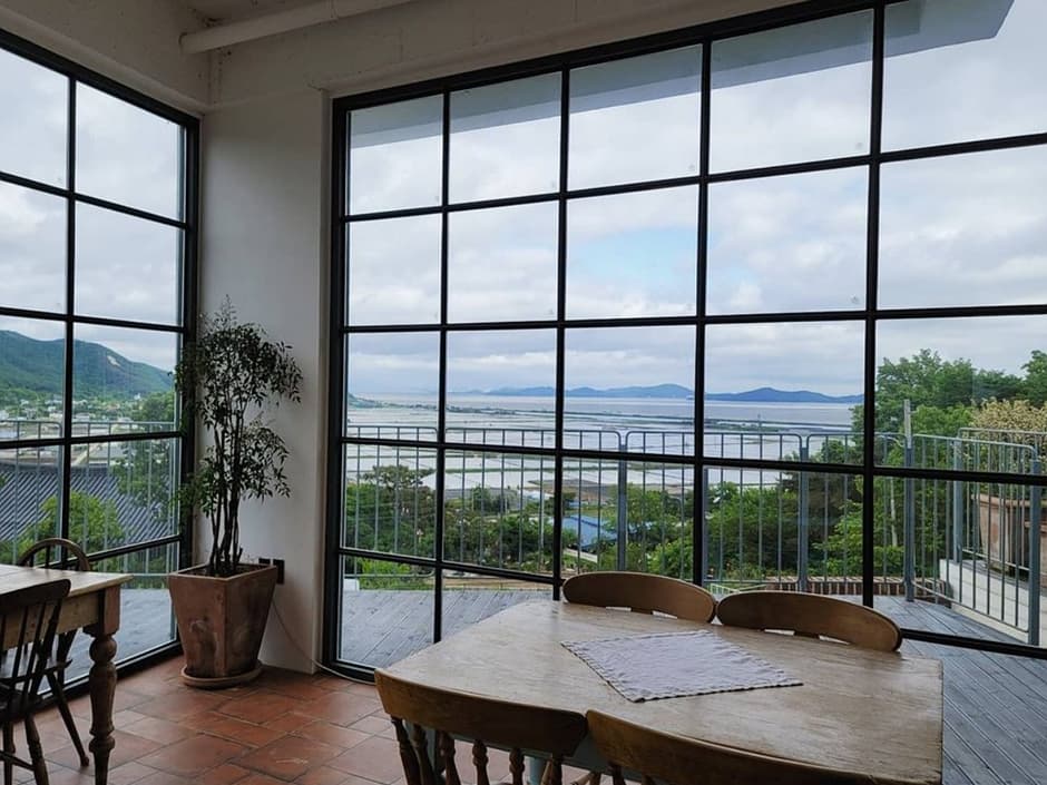 Mung Hit (멍때림)