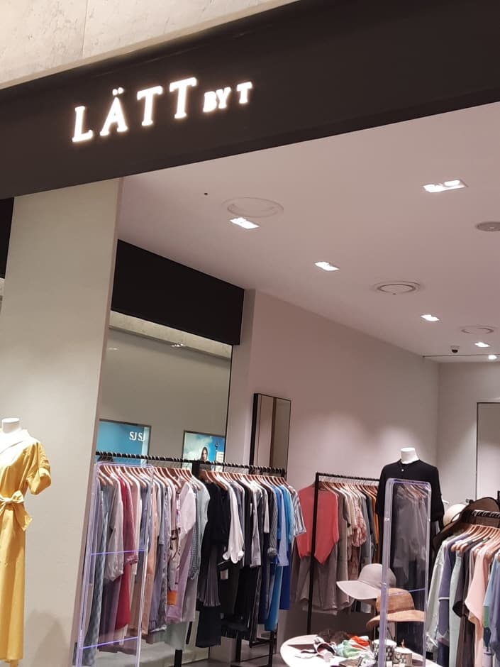 The Handsome Latt By T - Hyundai Dongdaemun Branch [Tax Refund Shop] (한섬 래트바이티 현대동대문)