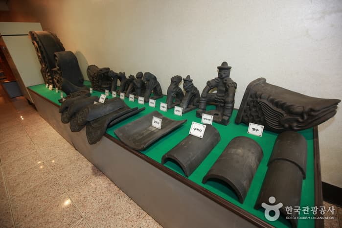 Korea Traditional Architecture Museum (한국고건축박물관)