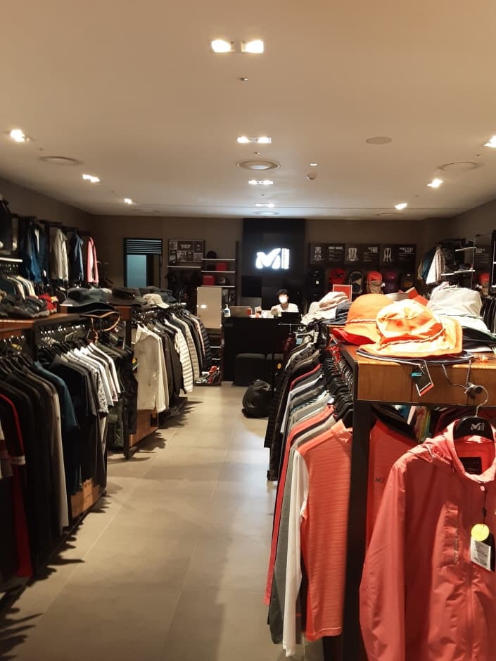 Millet - Hyundai Garden5 Branch [Tax Refund Shop] (밀레 현대가든파이브)