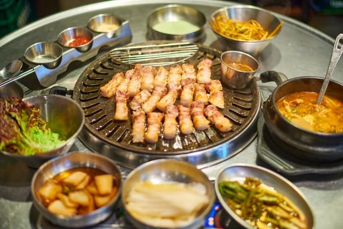 Haha & Kim Jongkook's 401 Restaurant (하하&김종국의 401정육식당)