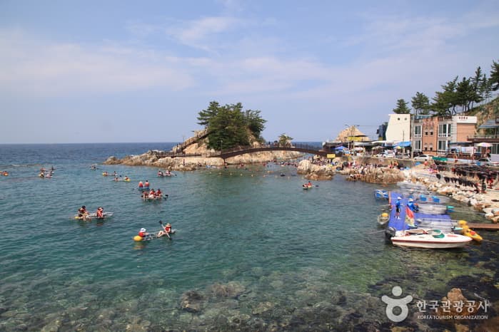 Janghohang Port (장호항)