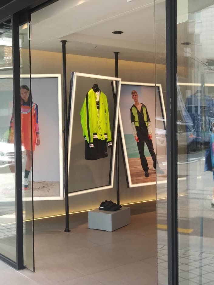 Onitsuka Tiger - Garosu Branch [Tax Refund Shop] (오니츠카타이거 가로수)