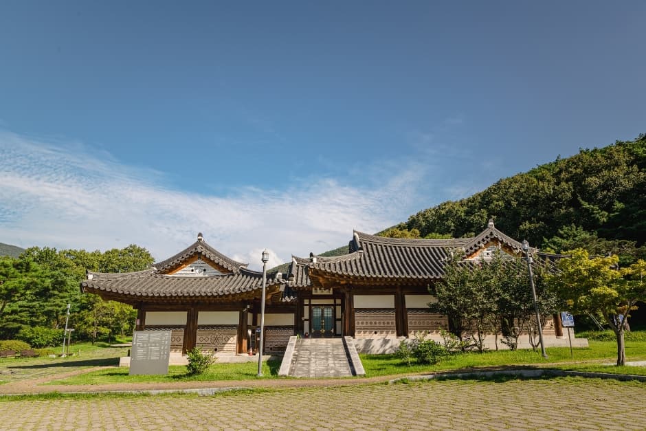 Dokrakdang House (경주 독락당)