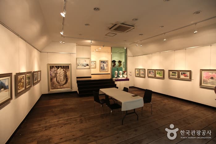 Kyung-In Museum of Fine Art (경인미술관)