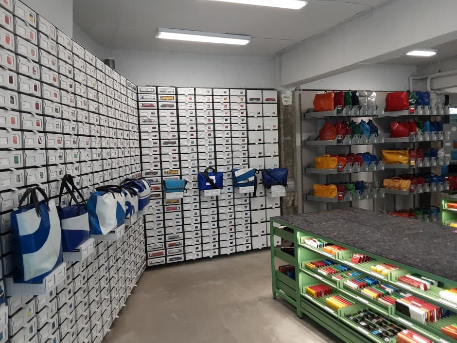 Freitag - Apgujeong Branch [Tax Refund Shop] (프라이탁 압구정 [사후면세점])