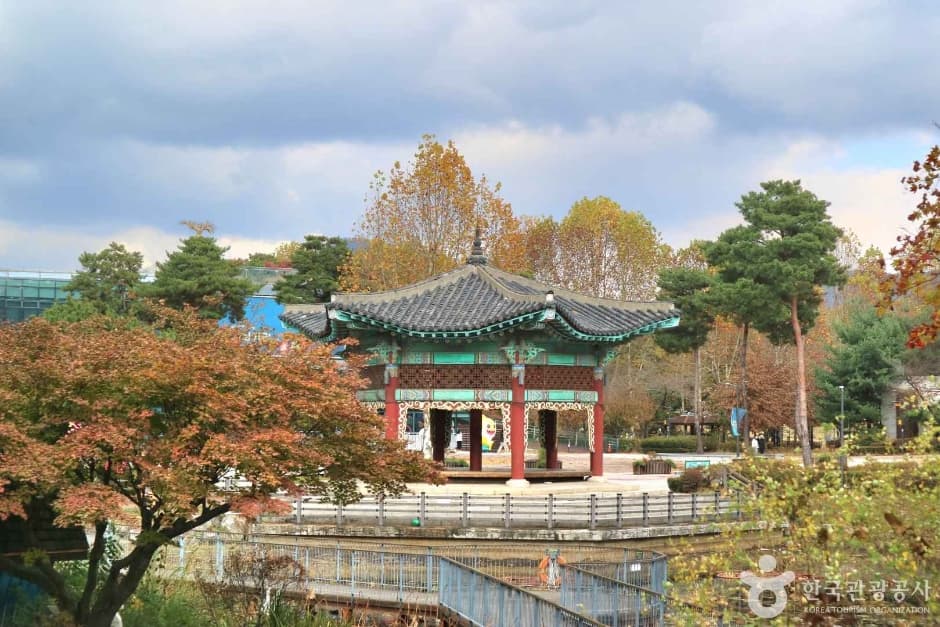 Seoul Children's Grand Park (서울어린이대공원)