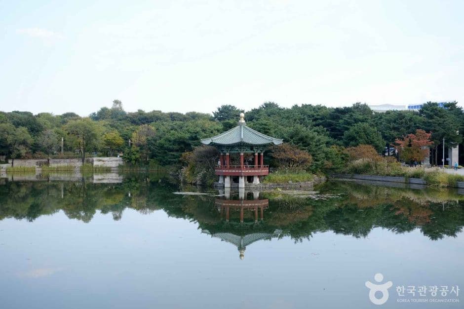 National Museum of Korea (국립중앙박물관)