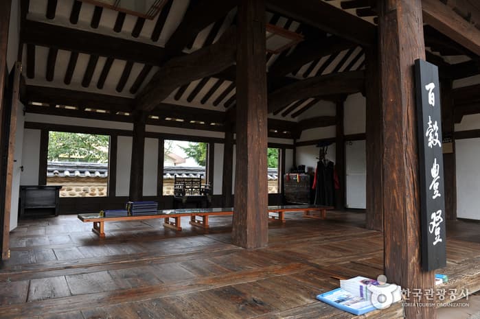Naju Moksanaea (나주목사내아)