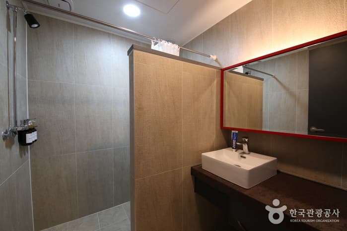 Kase Hotel (formerly Andong Kase) (케이스호텔((주)안동케이스))