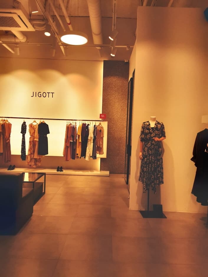 Jigott - Lotte Paju Branch [Tax Refund Shop] (지고트 롯데파주)