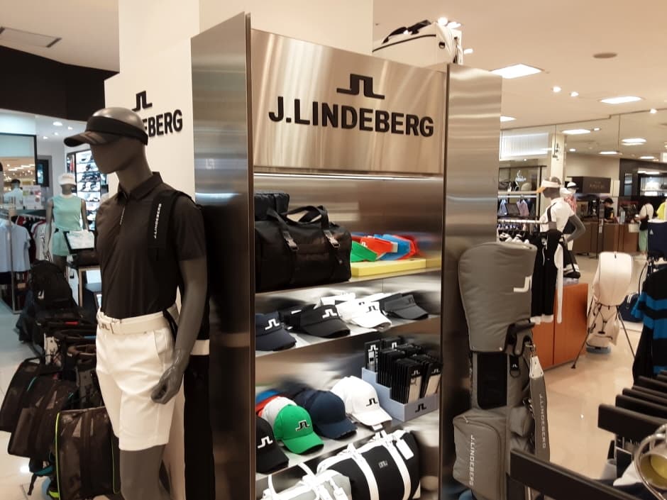 J.Lindeberg - Shinsegae Masan Branch [Tax Refund Shop] (J.LINDEBERG 신세계점)