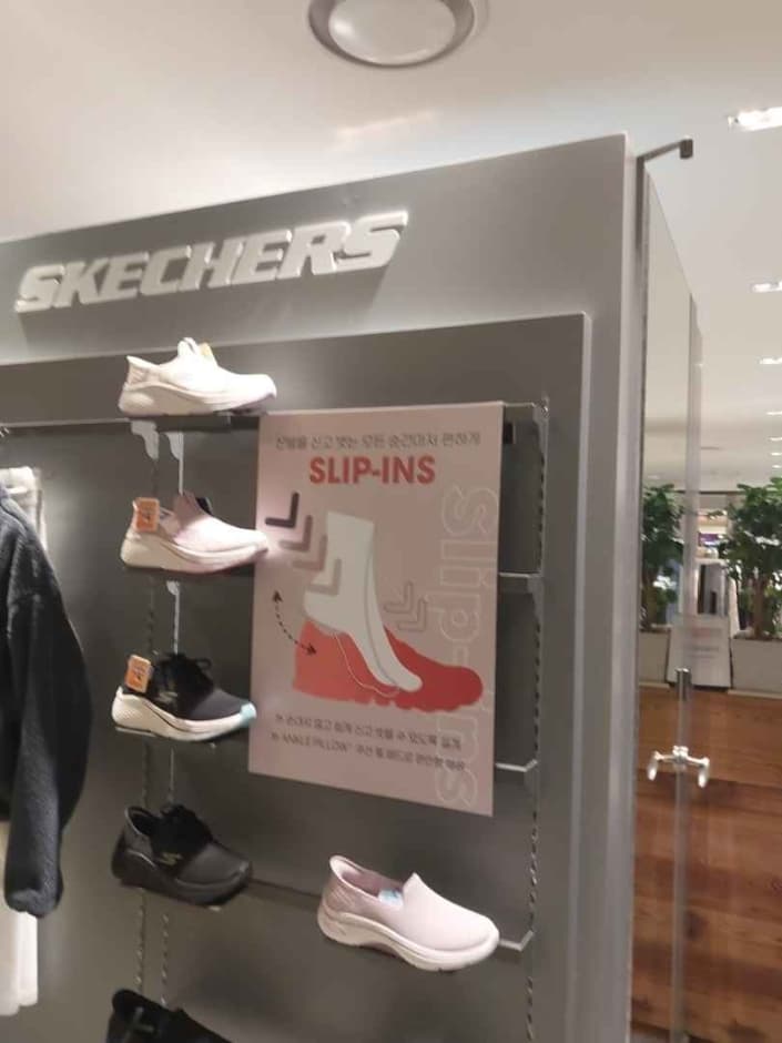 Skechers [Tax Refun Shop] (스케쳐스)