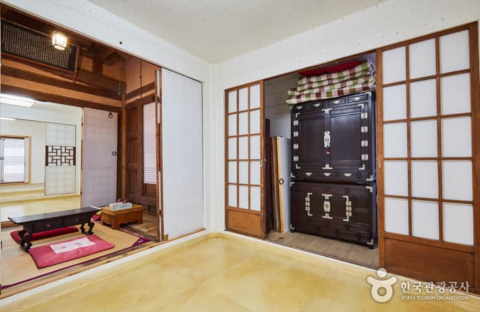 The Gwiae Traditional House (귀애고택)