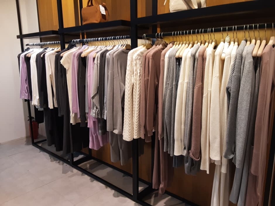 Theory - Busan Premium Outlets Branch [Tax Refund Shop] (띠어리 신세계아울렛 부산점)