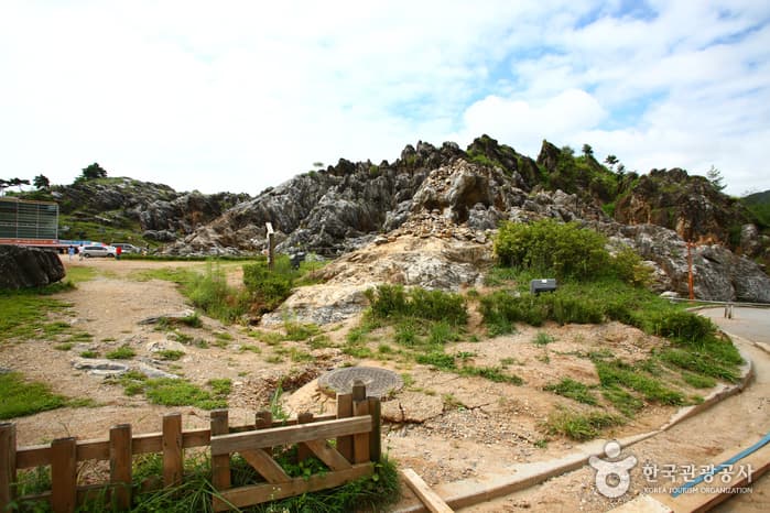 Geumwolbong Peak (금월봉)