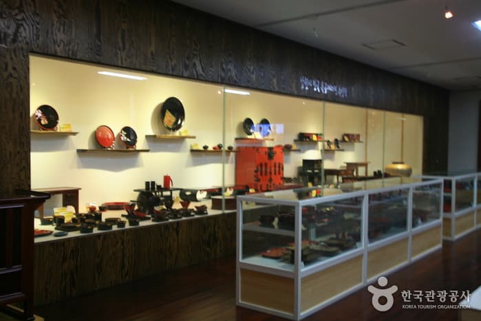 Namwon Traditional Lacquer Craft Center (남원시 옻칠공예관)