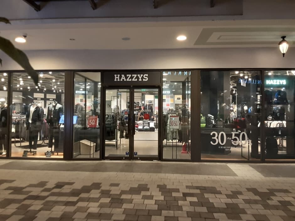 Lf Hazzys - Lotte Dongbusan Branch [Tax Refund Shop] (LF 헤지스 롯데동부산)